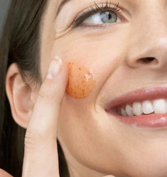 Visuel utilisation gelee exfoliante visage Cattier